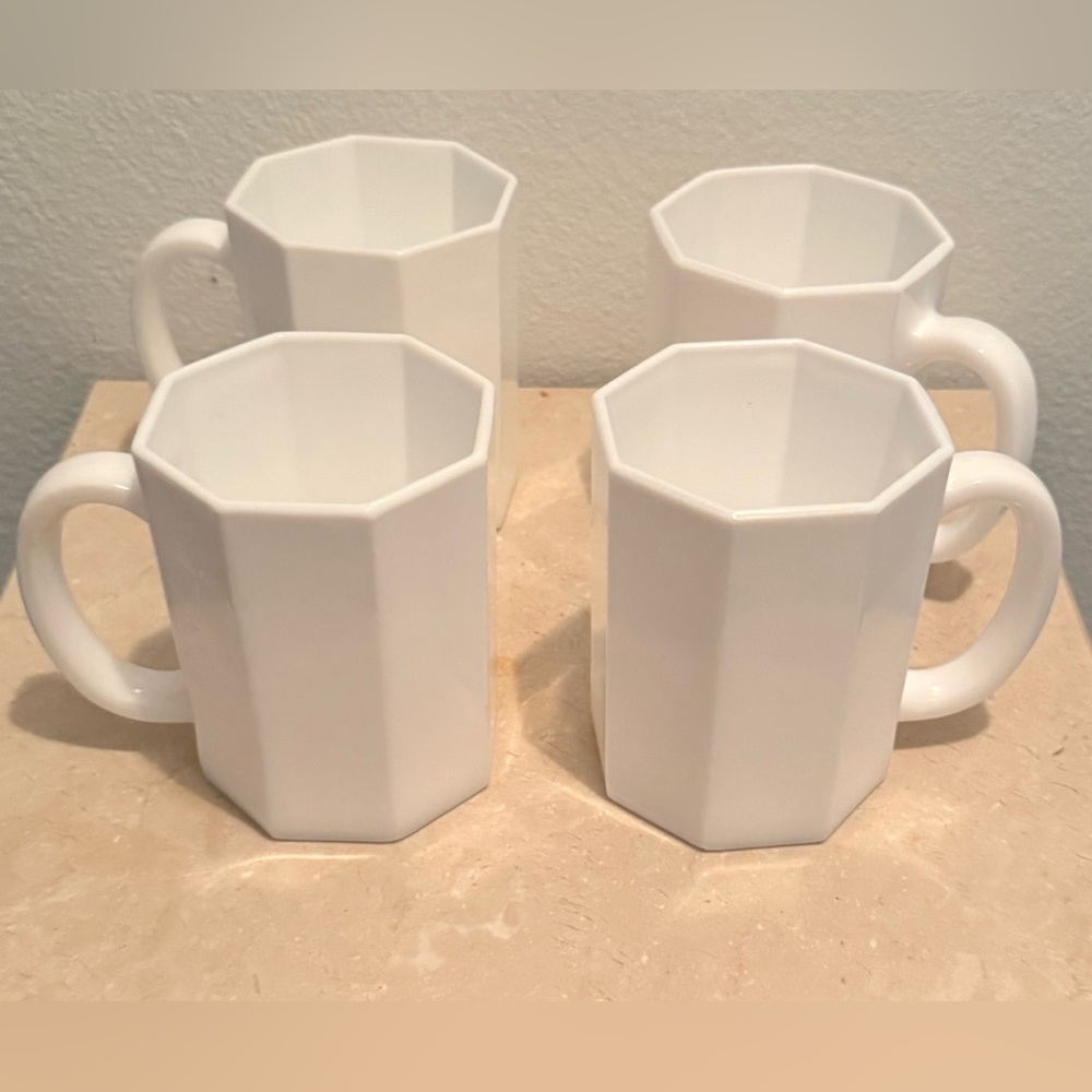 4 Vintage Arcoroc White Milk Glass Octagon Coffee Cup Mugs. France. 10oz 🇫🇷